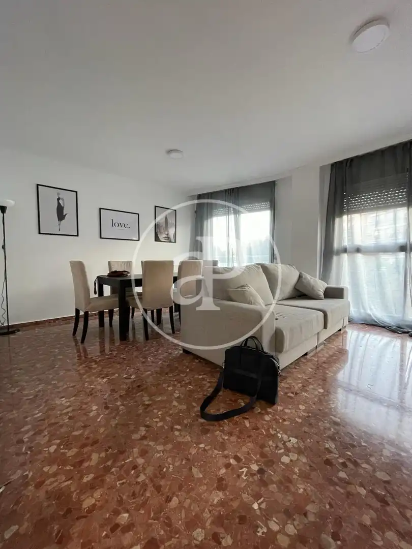 Sala d'estar de Pis de lloguer en Valencia amb Aire condicionat, Calefacció i Terrassa