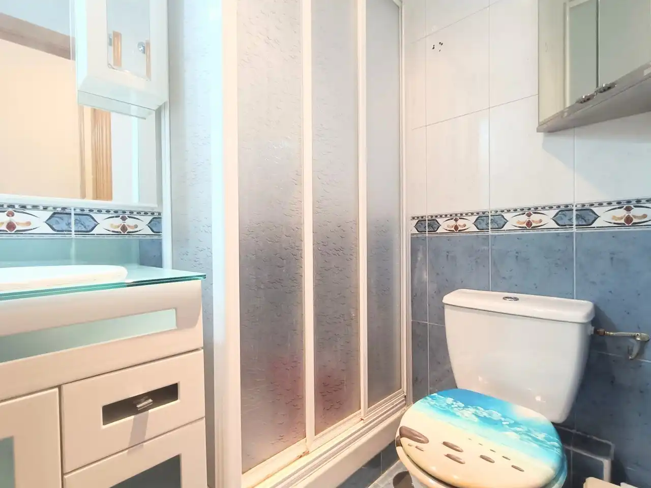 Baño de Dúplex de alquiler en Madrid con Aire acondicionado, Amueblado y Horno