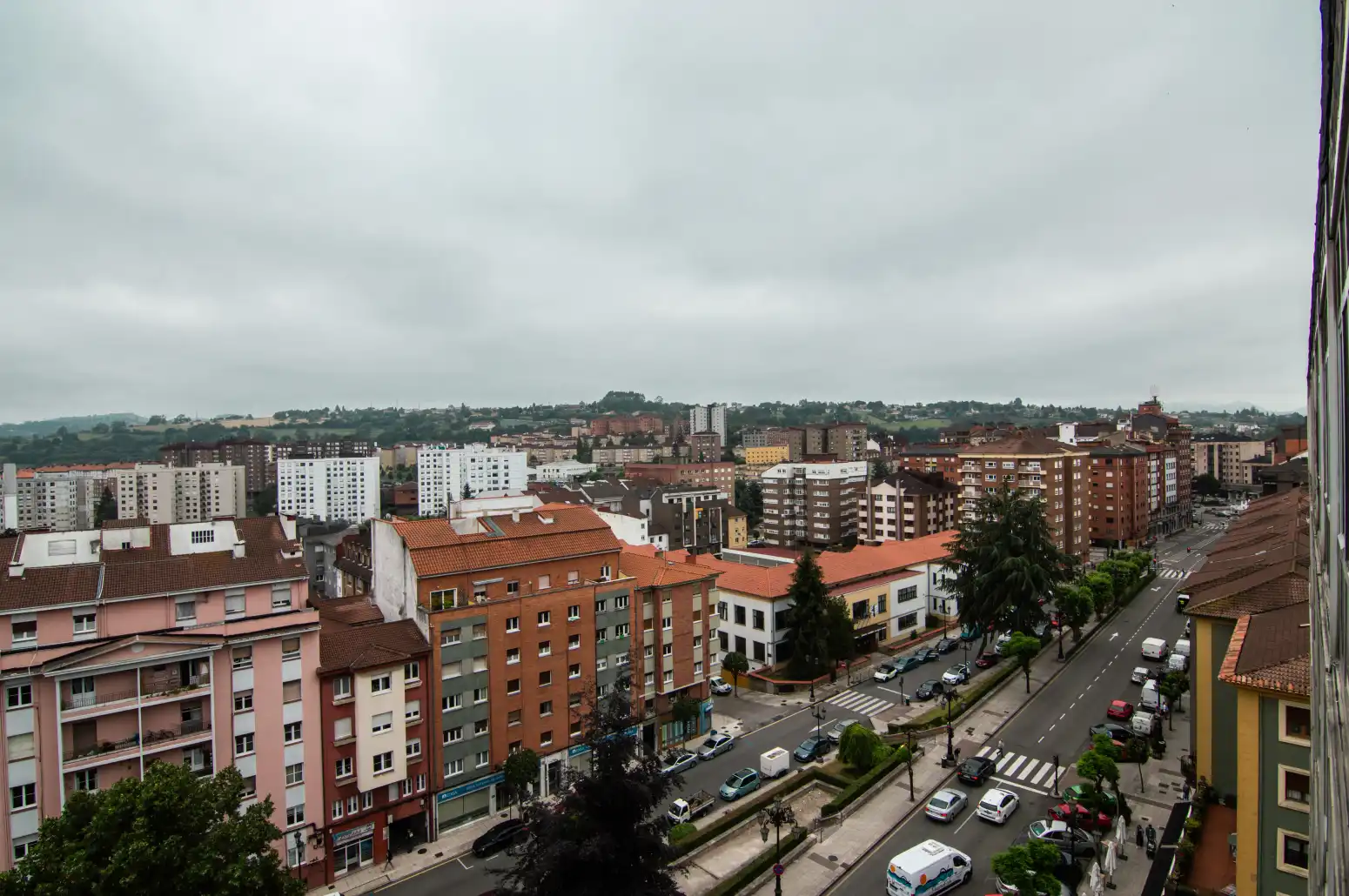 Vista exterior de Piso en venta en Oviedo  con Calefacción y Parquet