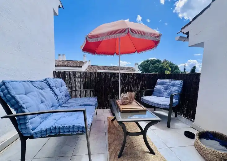 Terrassa de Casa adosada en venda en Estepona amb Aire condicionat, Calefacció i Jardí privat