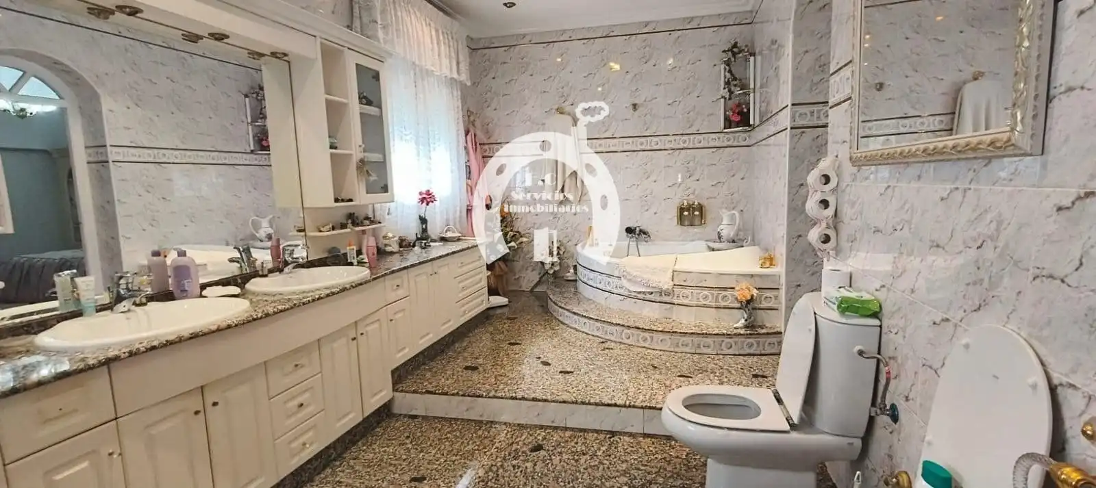 Bany de Casa o xalet en venda en Elche / Elx amb Aire condicionat, Terrassa i Traster