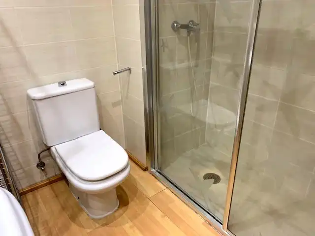 Baño de Piso en venta en Badalona con Aire acondicionado, Calefacción y Parquet