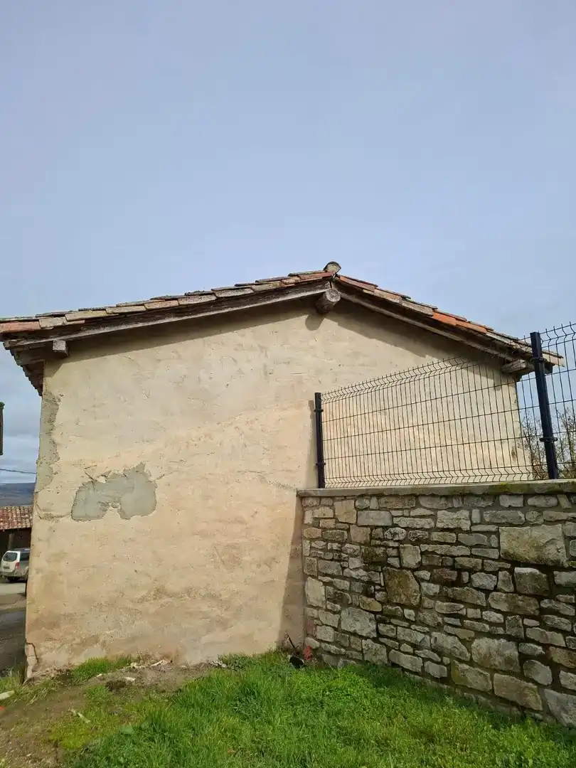 Außenansicht von Erdgeschoss zum Verkauf in Valle de Losa