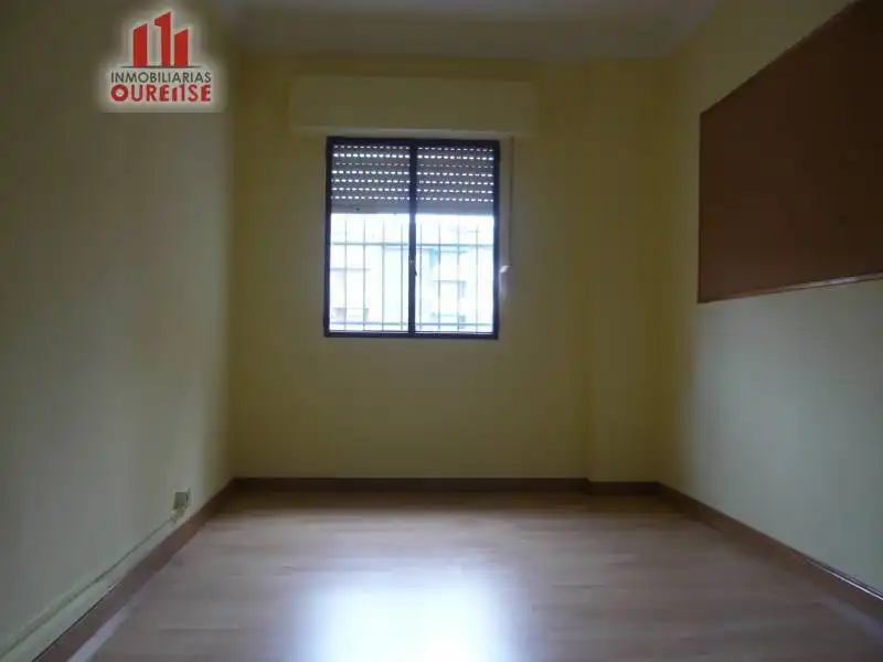 Bedroom of Commercial properties for rent in Ourense Capital 