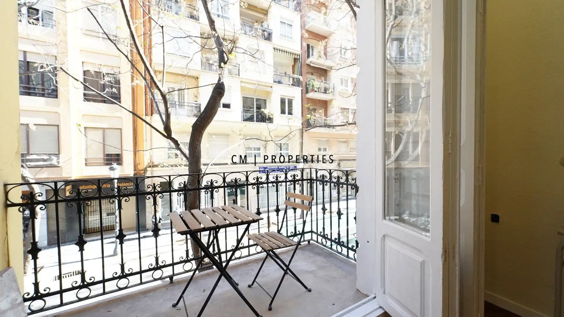 Vista exterior de Piso de alquiler en  Valencia Capital con Parquet, Terraza y Amueblado