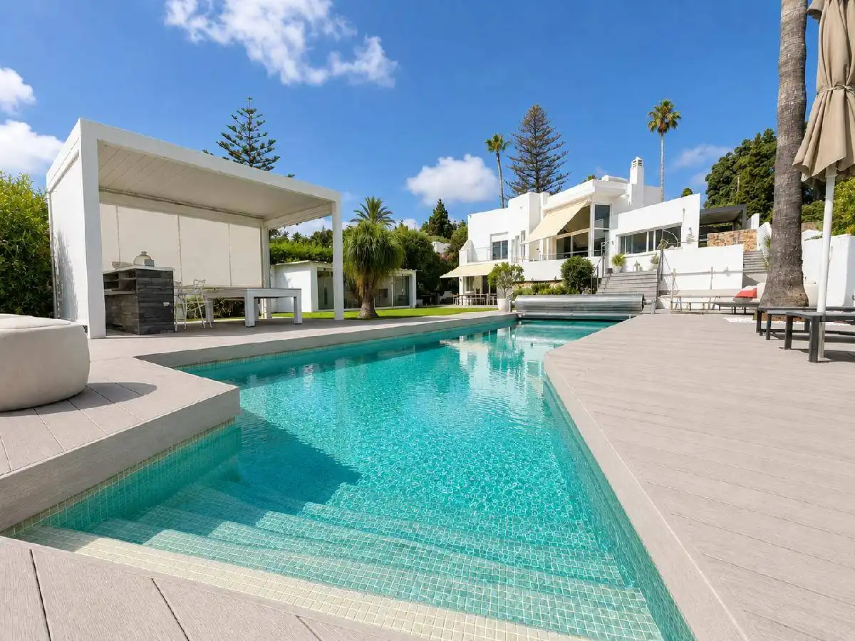 Chalet con piscina en venta en San Pedro de Alcántara, imagen 2