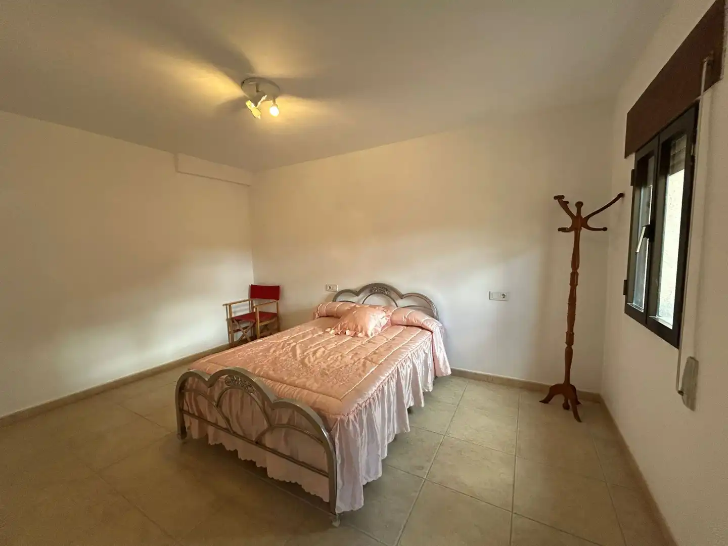 Habitación de Casa o chalet en venta en Perales del Puerto con Jardín privado, Trastero y Amueblado