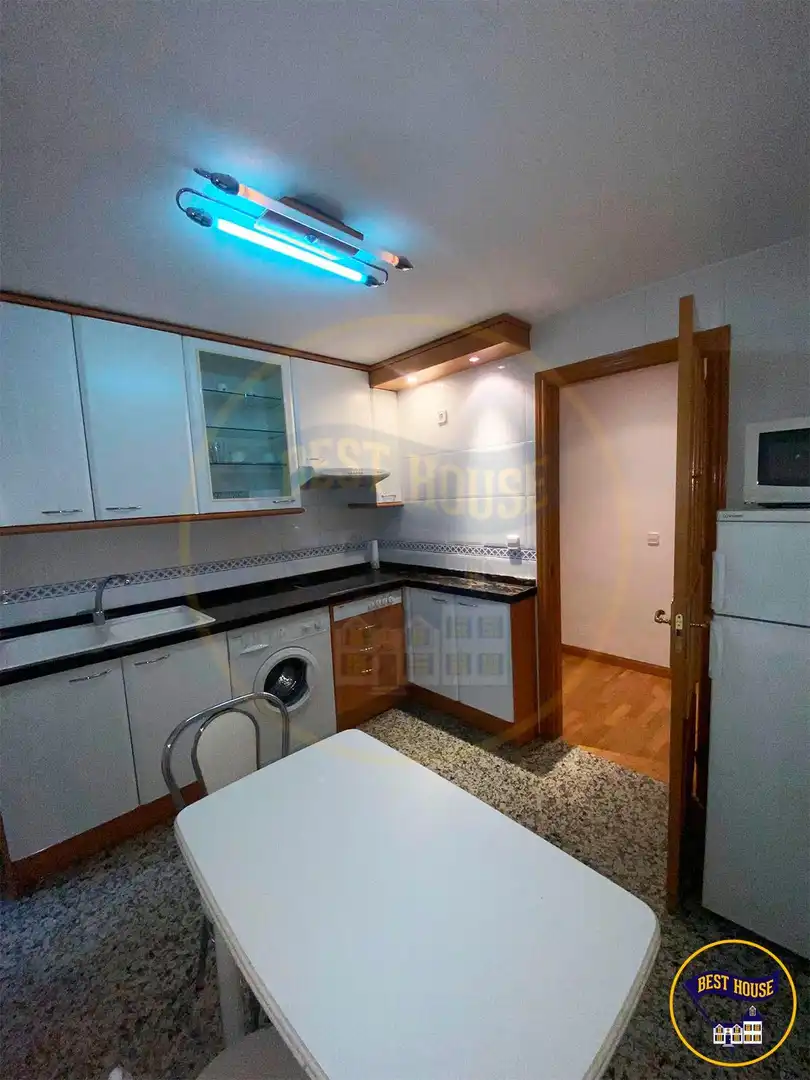 Flat for rent in Calle de Colón, Centro