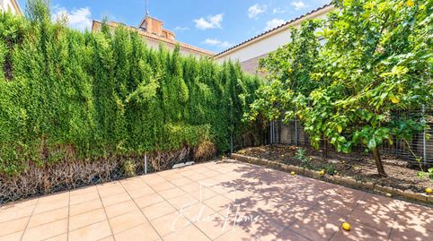 Casa adosada con 3 habitaciones, 3 baños, garaje y terraza en Bonavista, El Vendrell, immagine 2