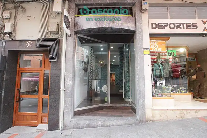 Local de alquiler en Basauri  con Aire acondicionado, Calefacción y Amueblado