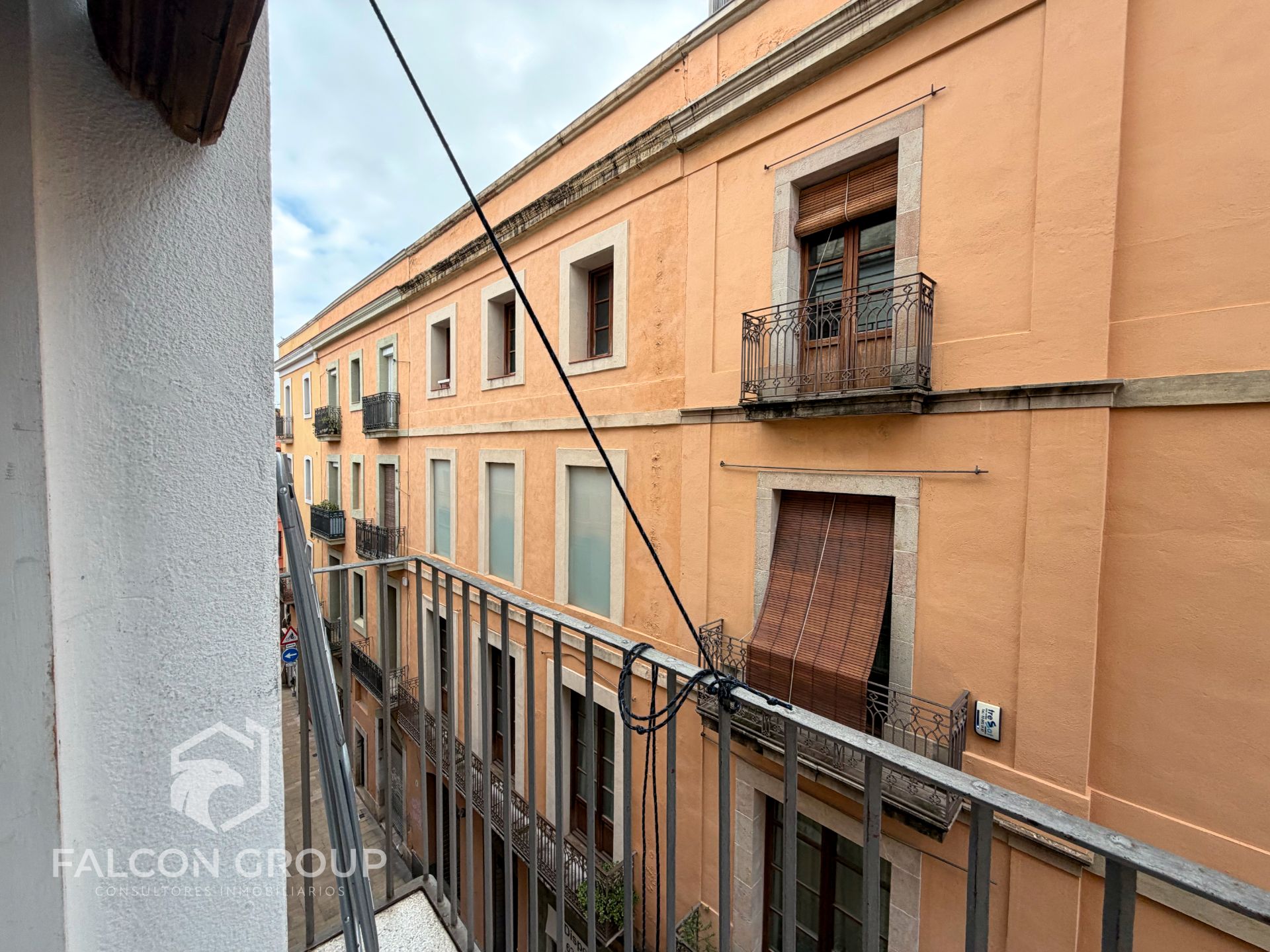 Vista exterior de Pis en venda en Vilanova i la Geltrú amb Moblat i Balcó