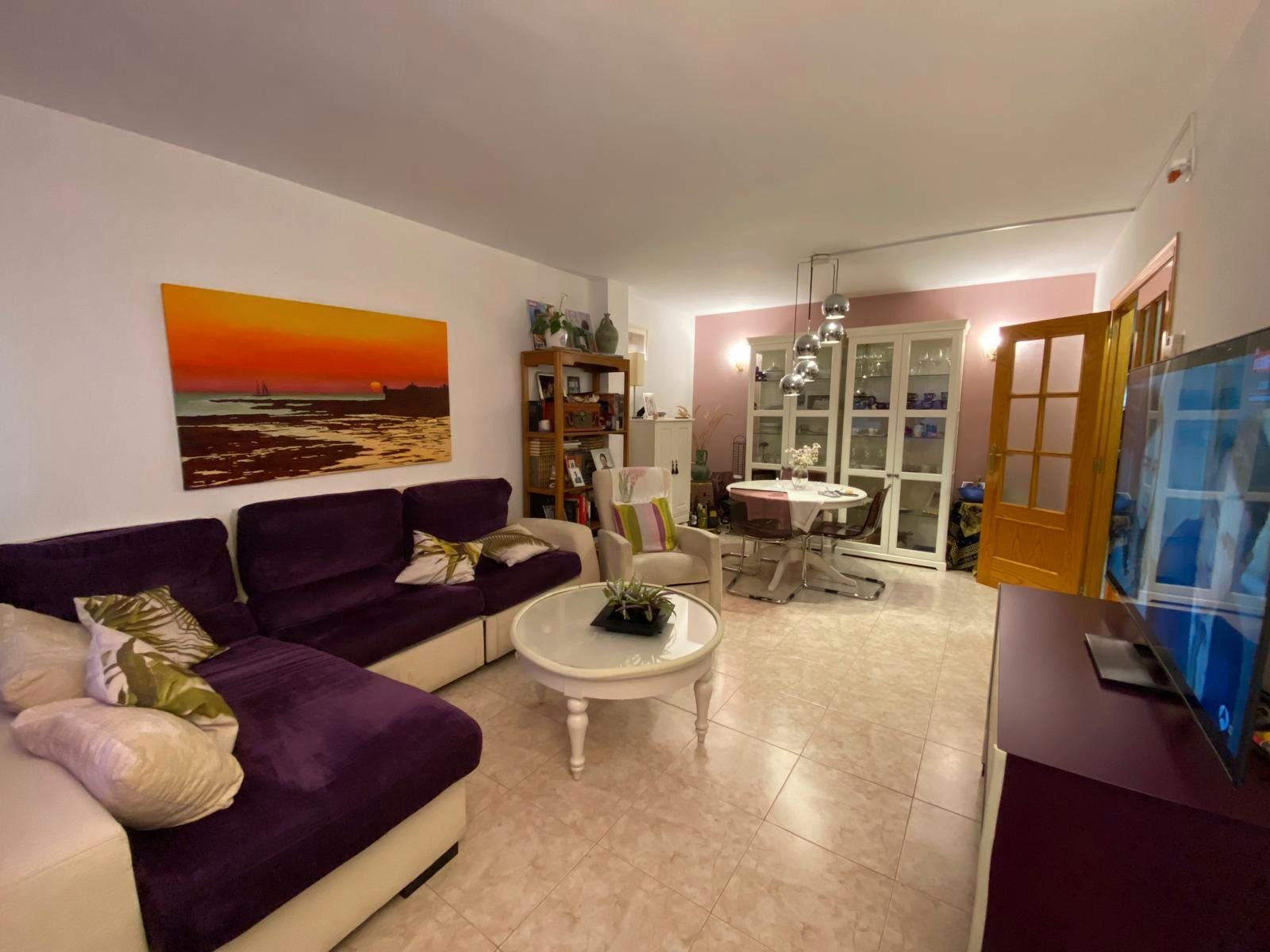 Sala d'estar de Casa adosada en venda en Ciudad Real Capital amb Aire condicionat i Piscina