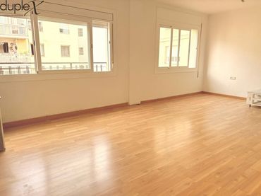 Appartement avec ascenseur à vendre à Calle JOSEP FRADERA I LLANES