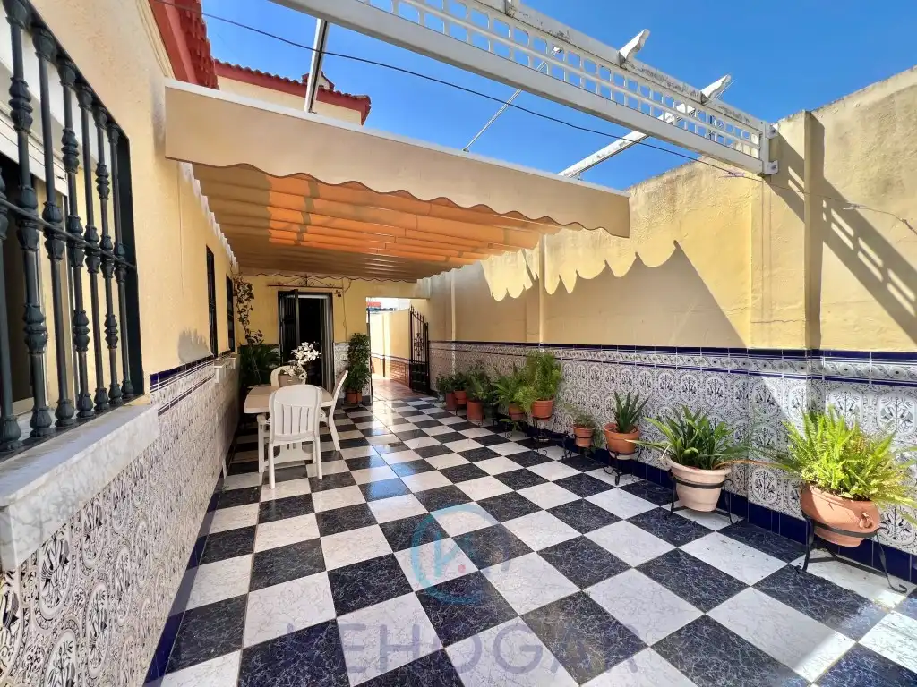 Terrace of Houses for sale in Dos Hermanas
