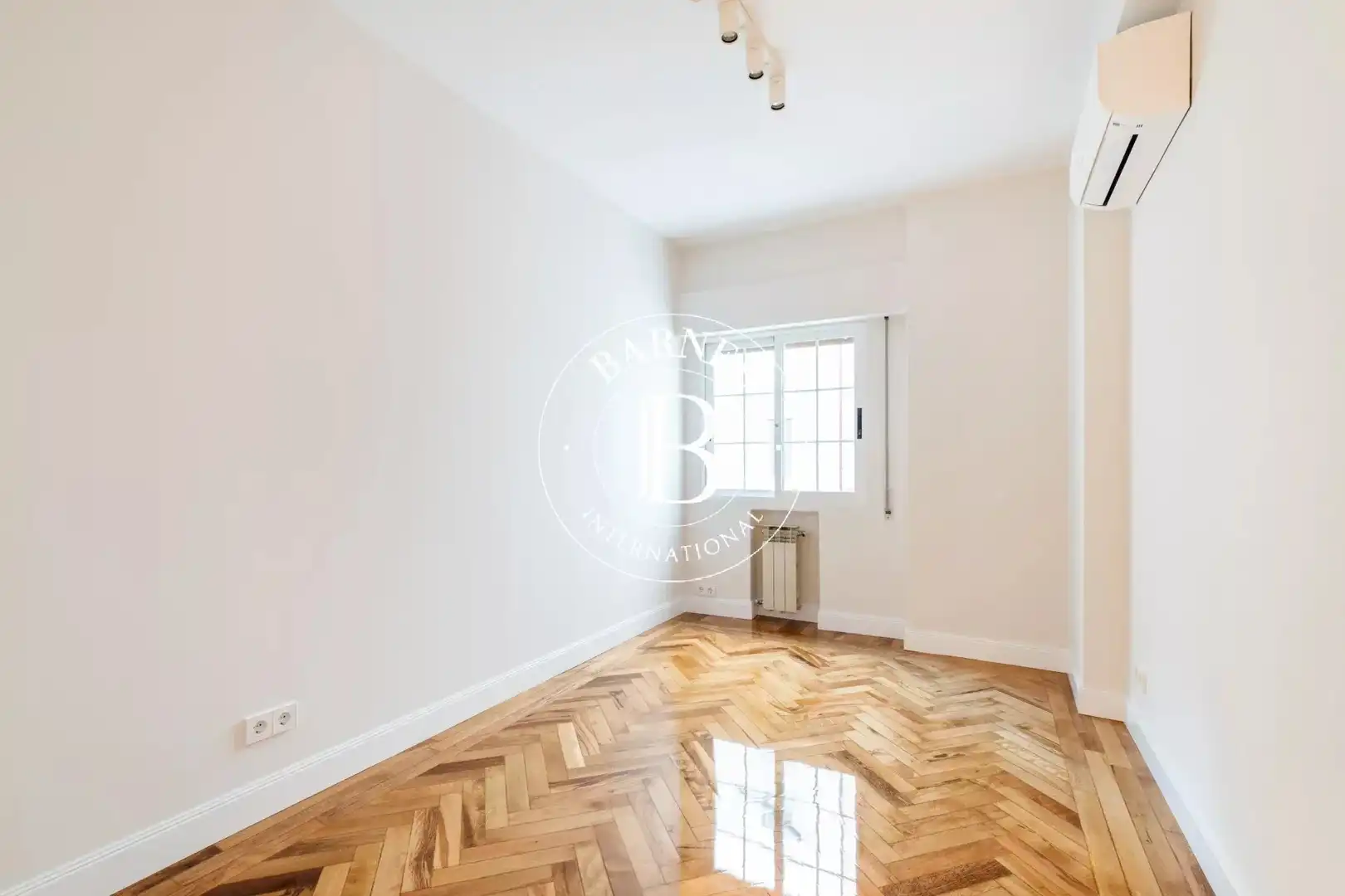 Bedroom of Flat for rent in Madrid  with Air Conditioner, Heating and Terrace