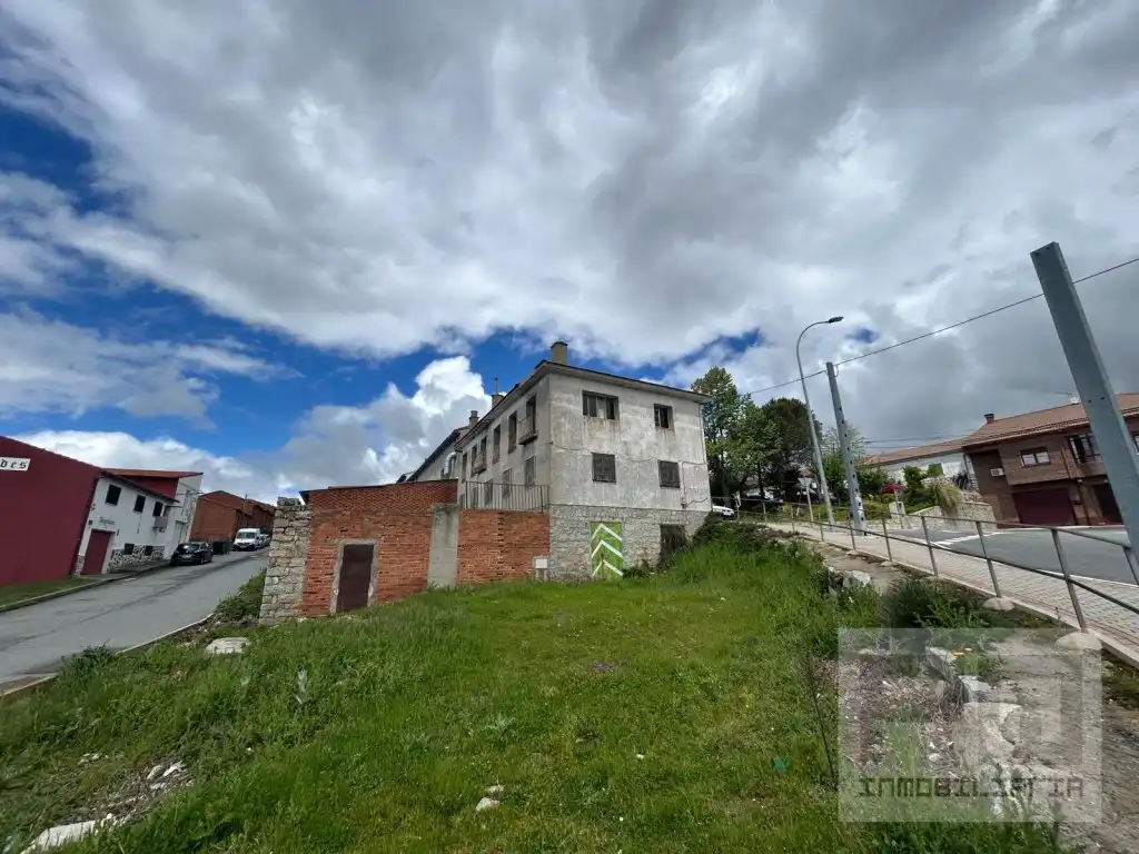 Edifici en venda a Calle Iglesia, Las Navas del Marqués