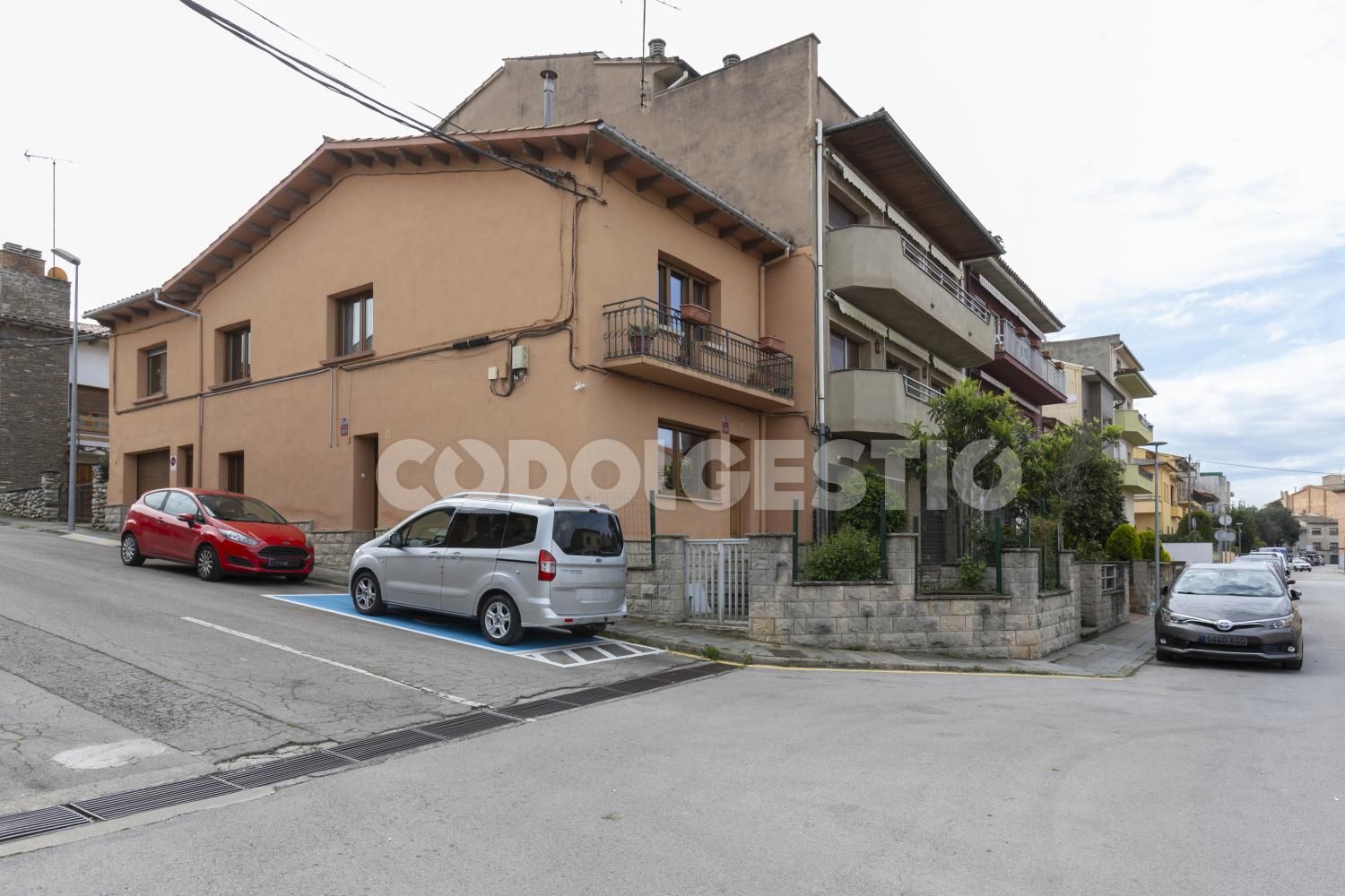 Vista exterior de Casa o xalet en venda en Roda de Ter amb Terrassa i Balcó