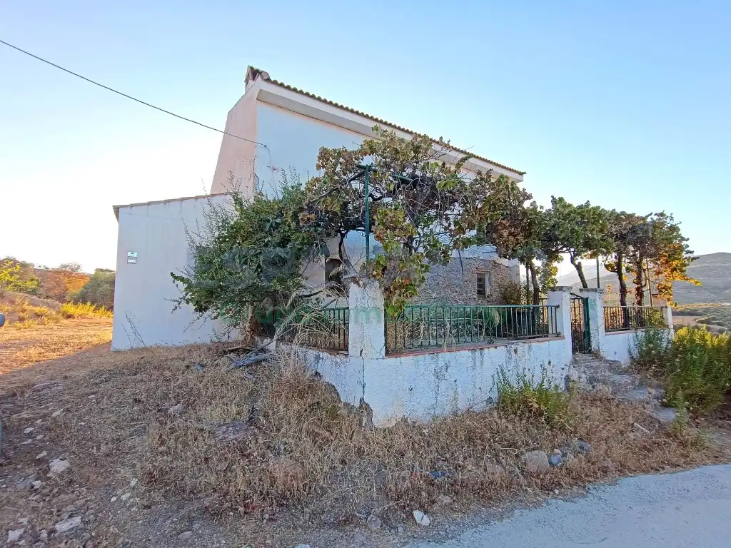 Country homes for sale in Guaro, Málaga
