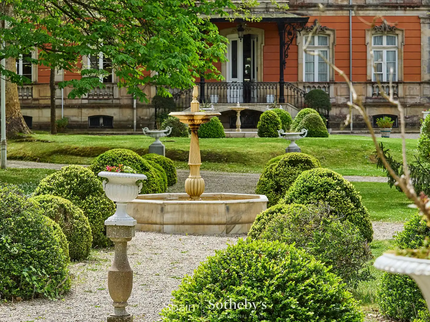 Jardí de Casa o xalet en venda en Gijón  amb Calefacció, Jardí privat i Terrassa