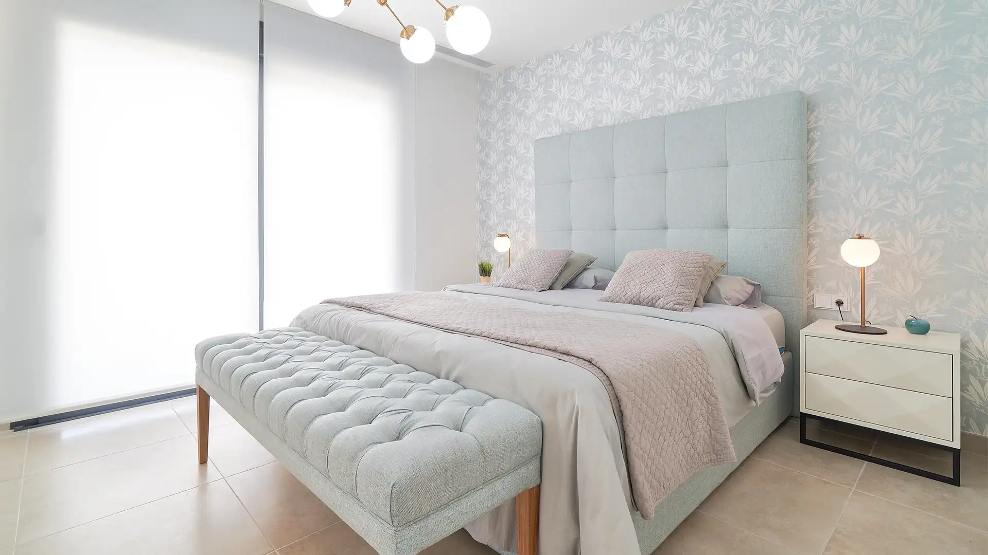 Habitación de Planta baja en venta en Estepona con Aire acondicionado, Terraza y Trastero