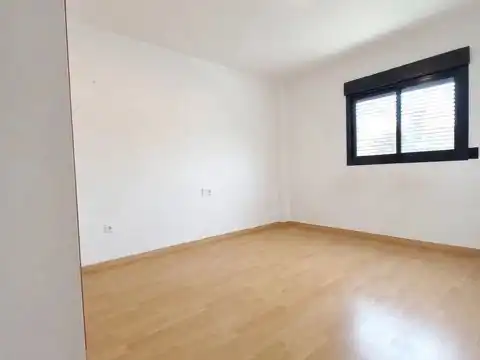 Habitación de Ático en venta en Chiva con Terraza y Balcón