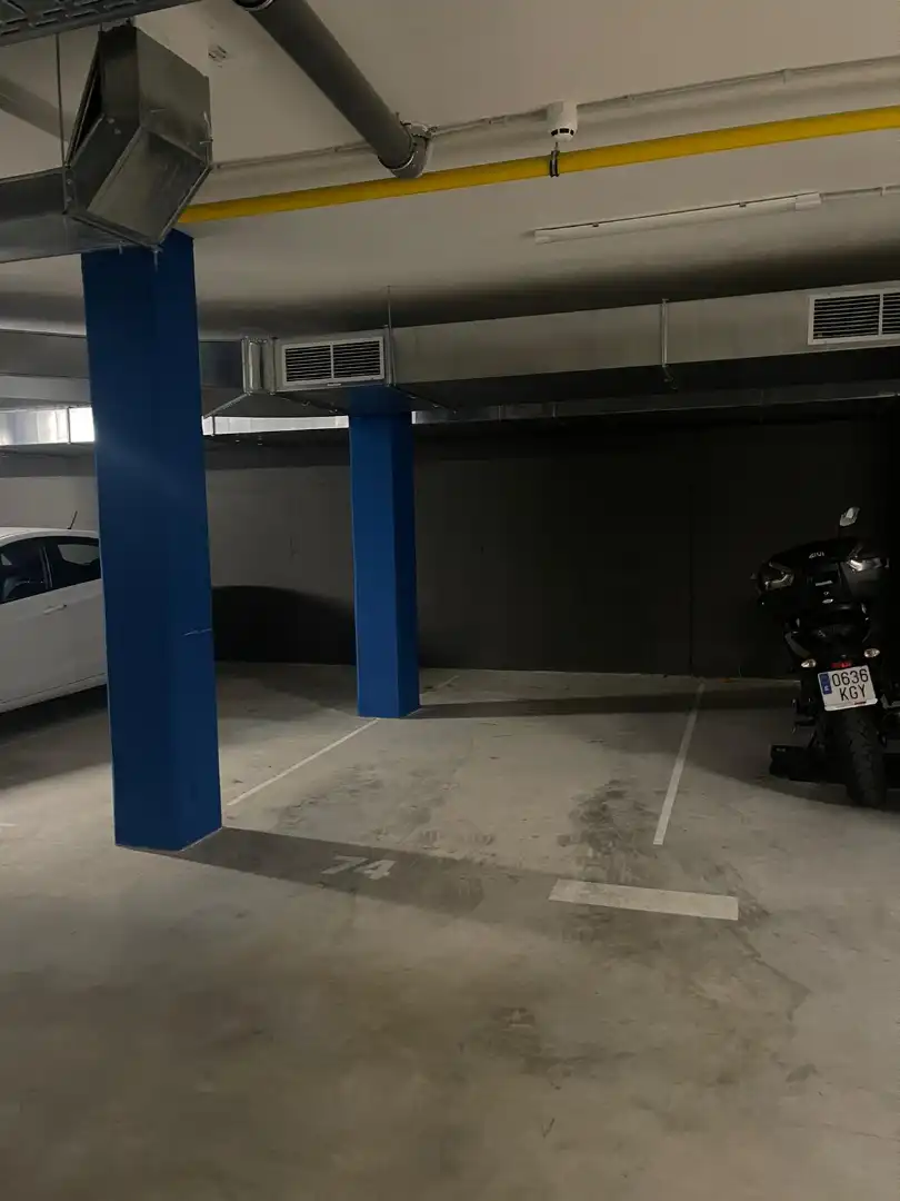 Parkplatz von Wohnung zum Verkauf in Terrassa mit Klimaanlage, Heizung und Parkett