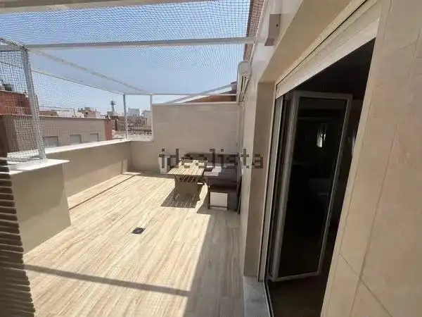 Terrasse von Dachboden zur Miete in Almería mit Klimaanlage, Heizung und Terrasse