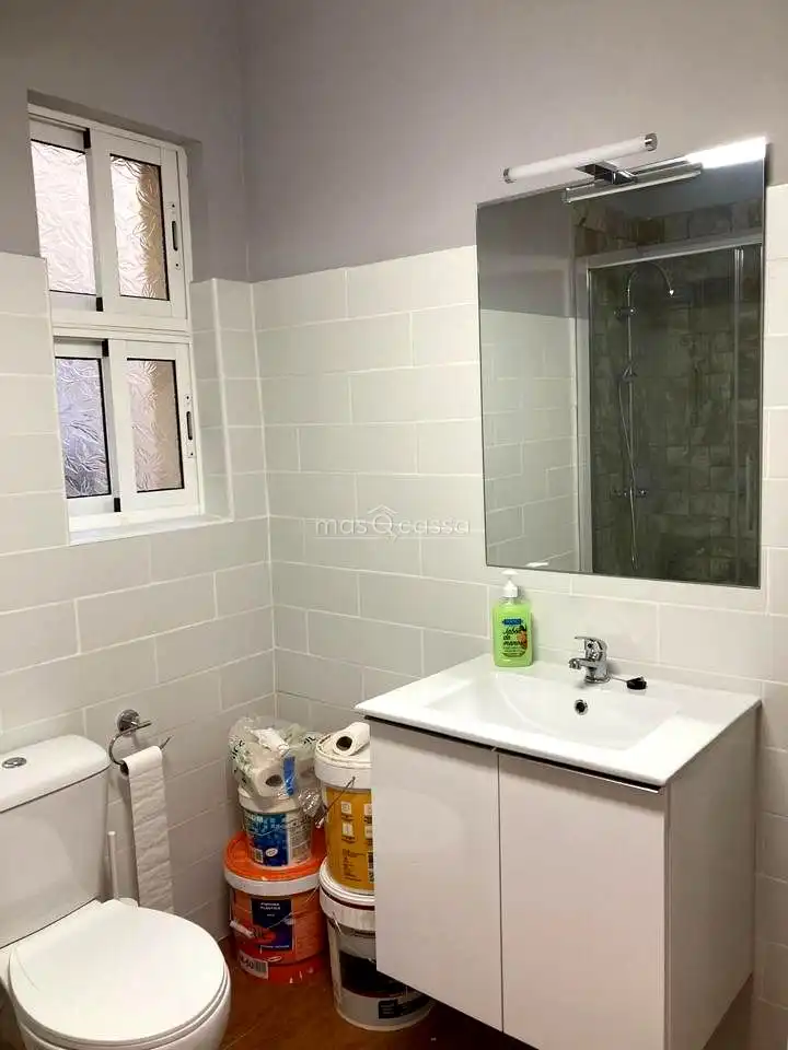 Badezimmer von Wohnung zur Miete in La Línea de la Concepción