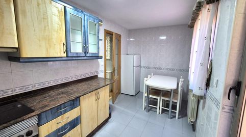 Foto 3 de Apartamento de alquiler en Rosalia Castro, Zona Alta, Ponferrada