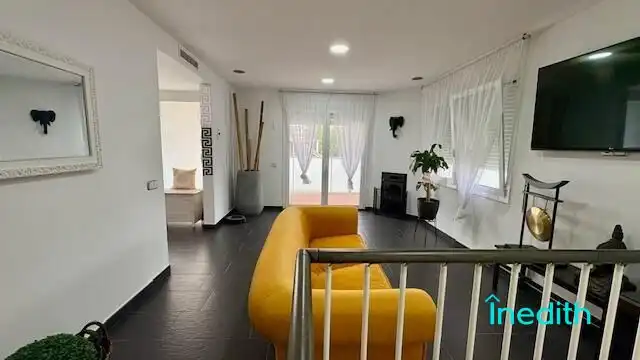 Sala d'estar de Casa o xalet en venda en Cunit amb Aire condicionat, Calefacció i Jardí privat