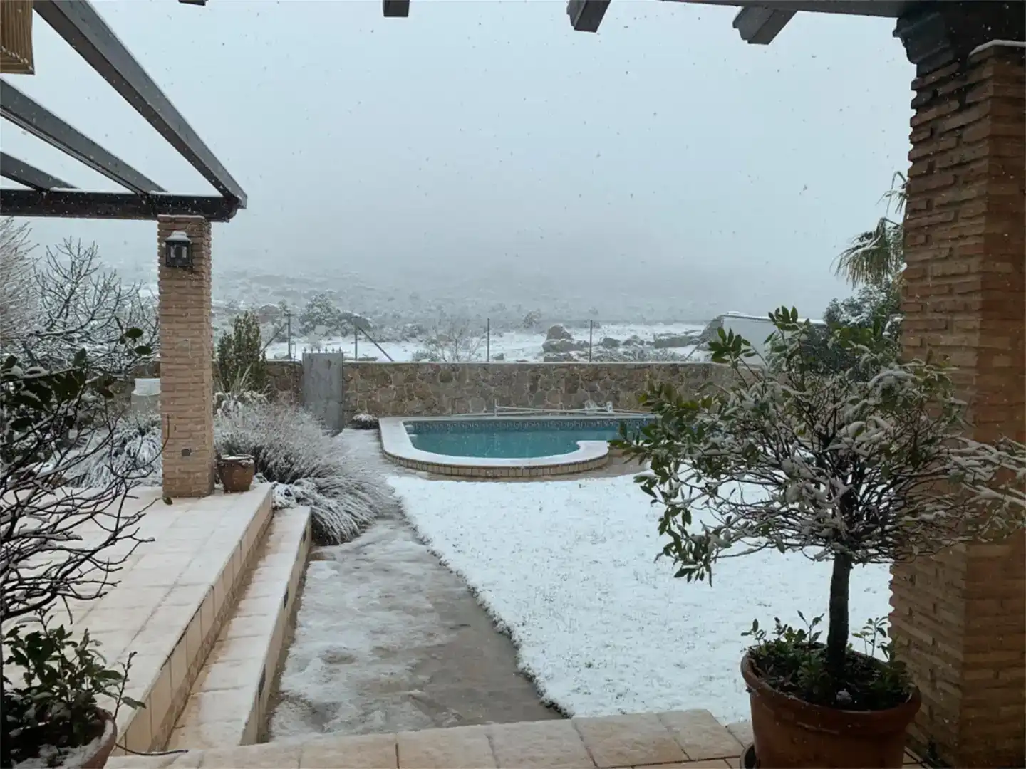 Piscina de Casa o chalet en venta en Manzanares El Real con Aire acondicionado, Jardín privado y Trastero