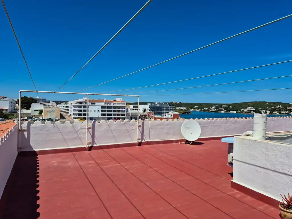 Terrasse von Wohnung zum Verkauf in Es Castell mit Klimaanlage
