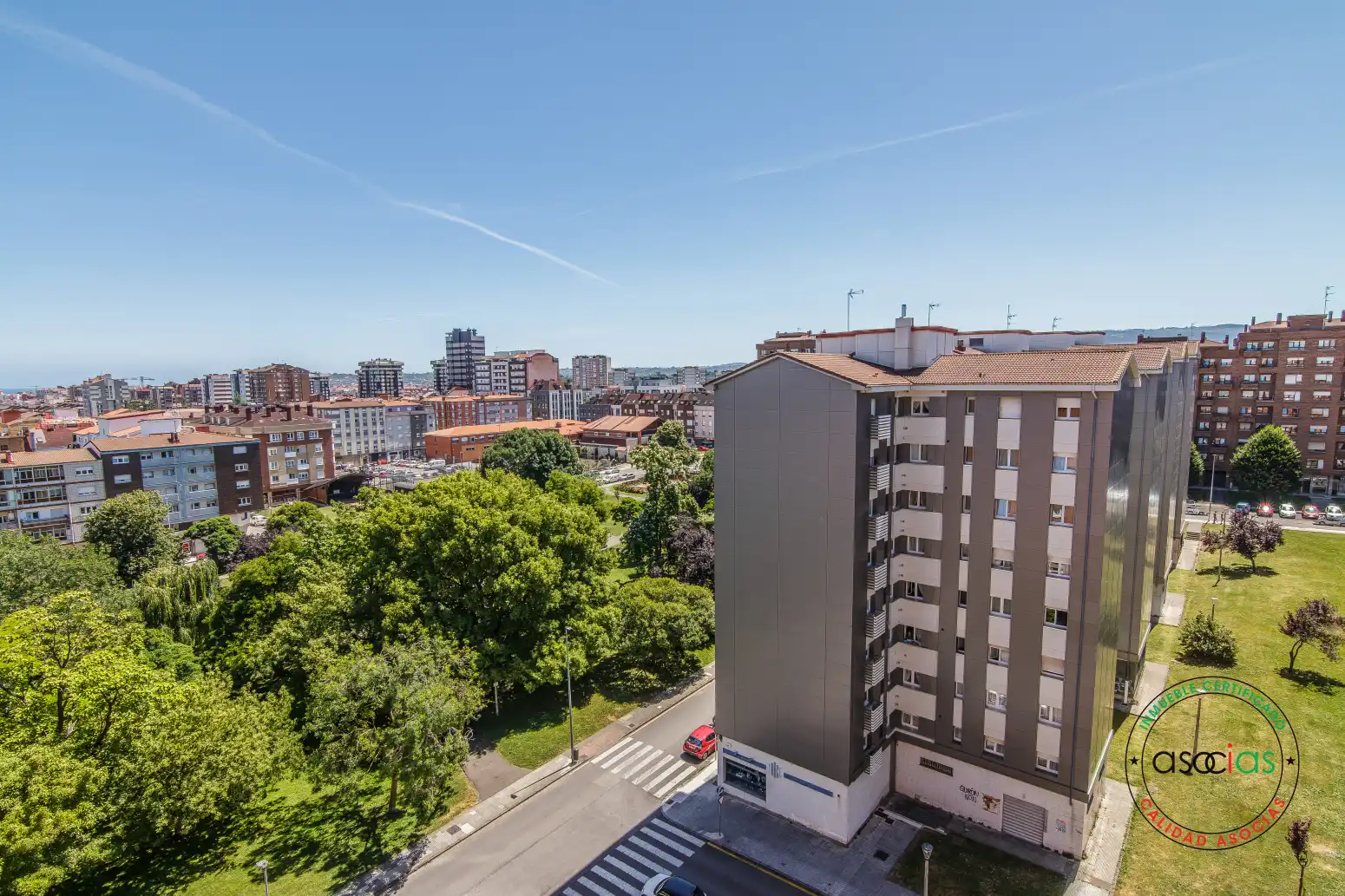 Vista exterior de Piso en venta en Gijón  con Calefacción y Jardín privado