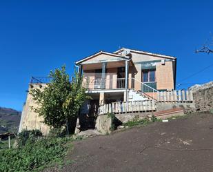 Vista exterior de Casa o xalet en venda en Aller amb Terrassa