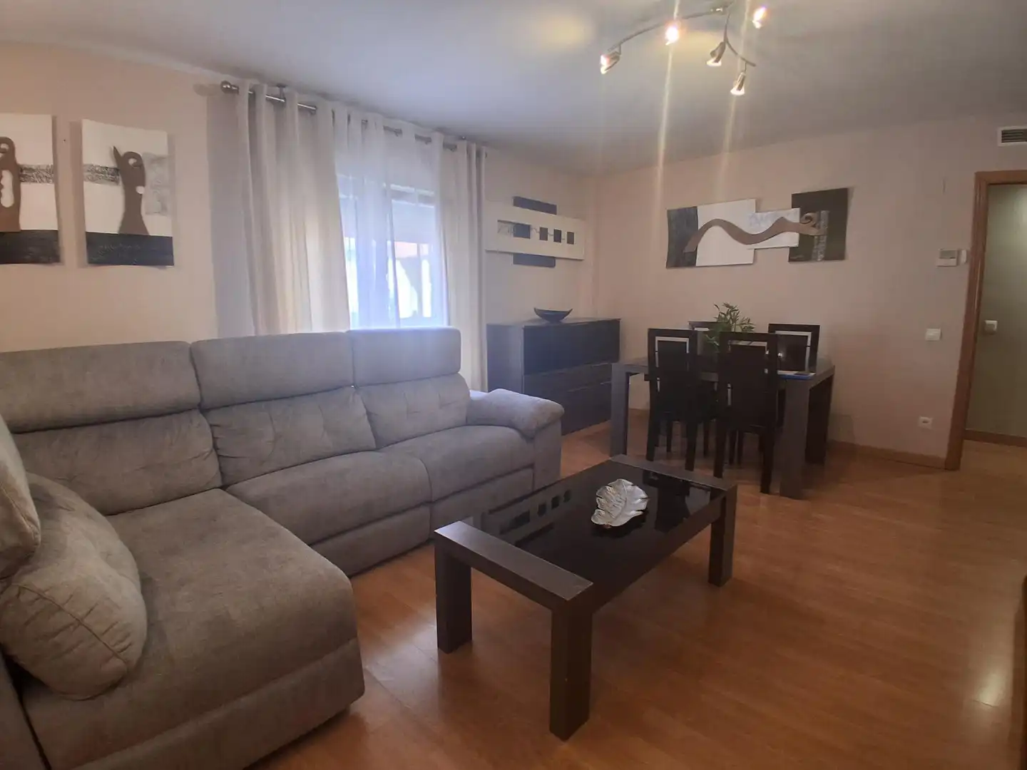 Sala de estar de Piso en venta en Cedillo del Condado con Calefacción y Trastero