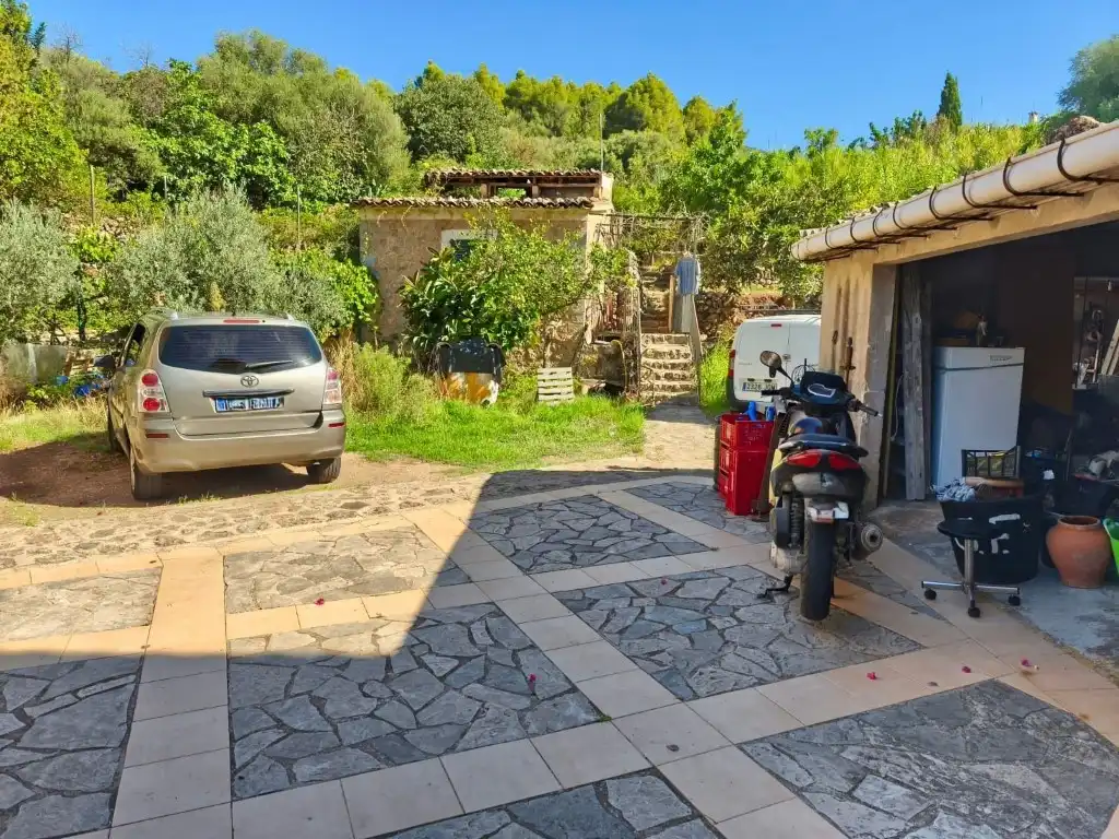 Aparcament de Finca rústica en venda en Sóller amb Jardí privat, Terrassa i Moblat