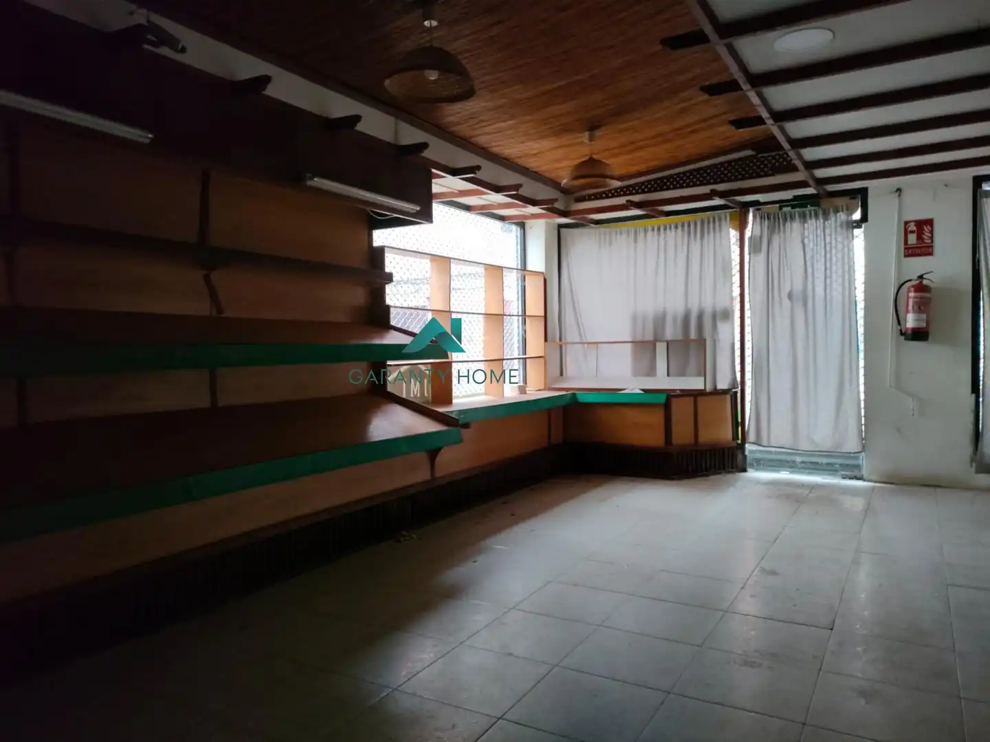 Locale commerciale in vendita a Villabona