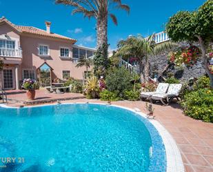 Piscina de Casa o xalet en venda en Granadilla de Abona amb Aire condicionat, Jardí privat i Terrassa