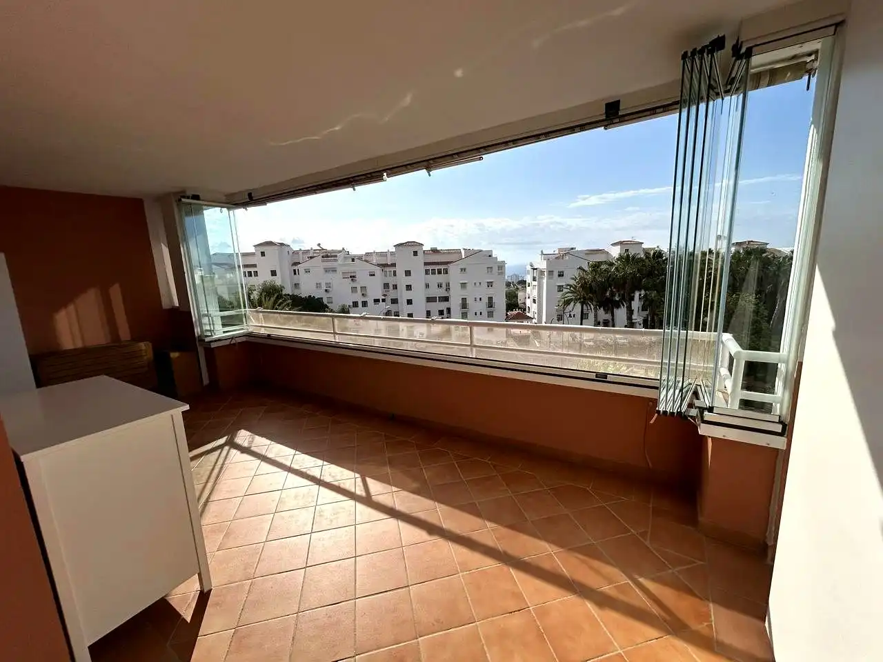 Vista exterior de Pis en venda en Benalmádena amb Aire condicionat, Calefacció i Terrassa