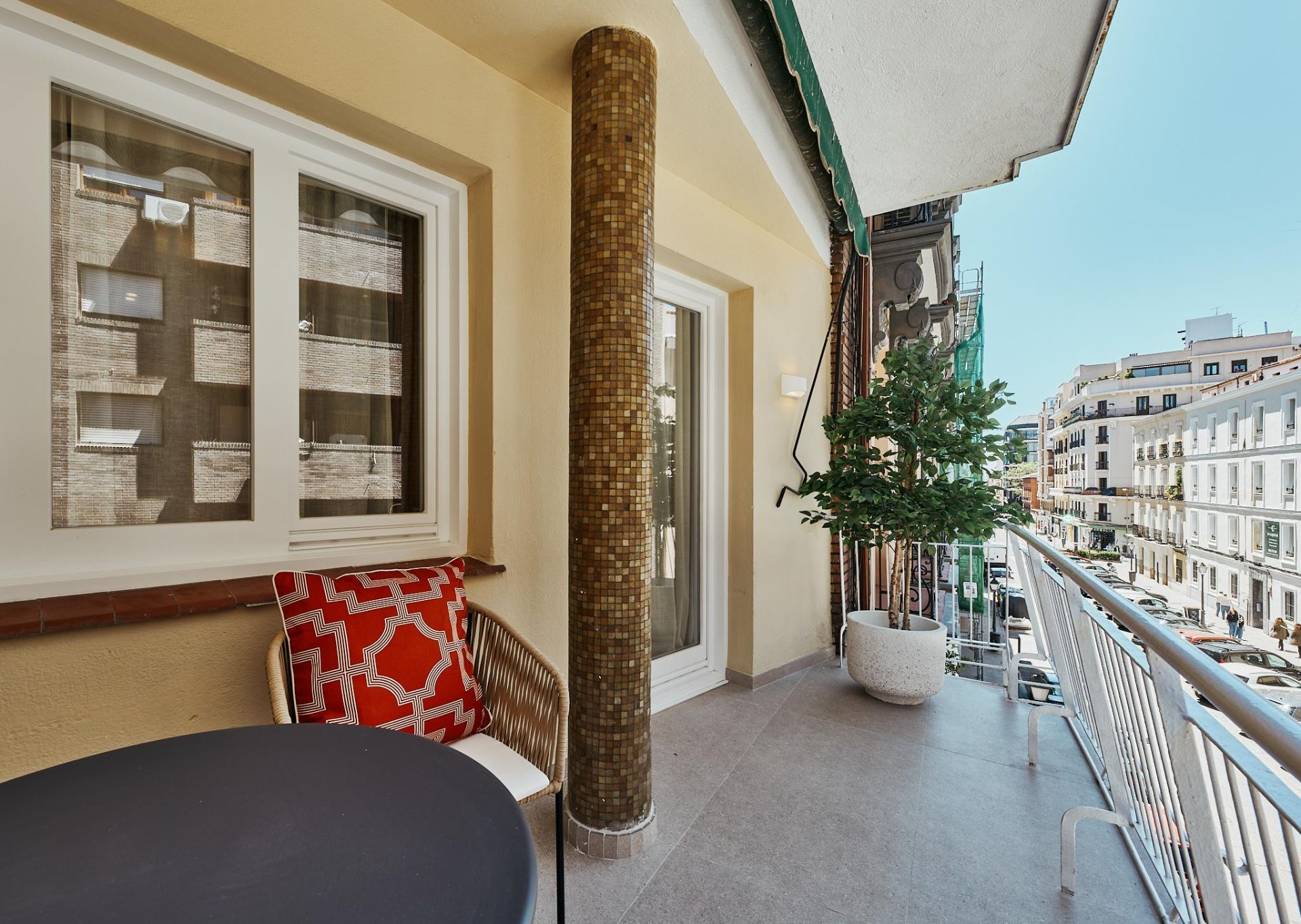 Balcony of Flat for sale in  Madrid Capital  with Air Conditioner, Heating and Terrace
