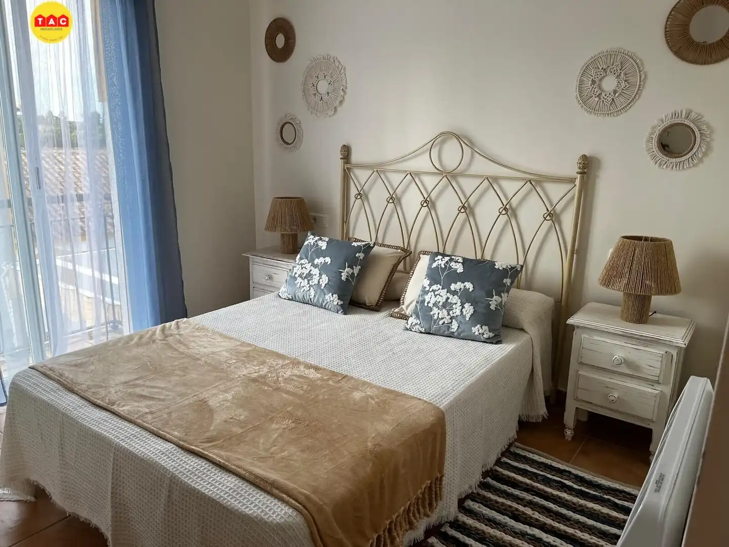 Schlafzimmer von Einfamilien-Reihenhaus zum Verkauf in Islantilla mit Klimaanlage, Heizung und Terrasse