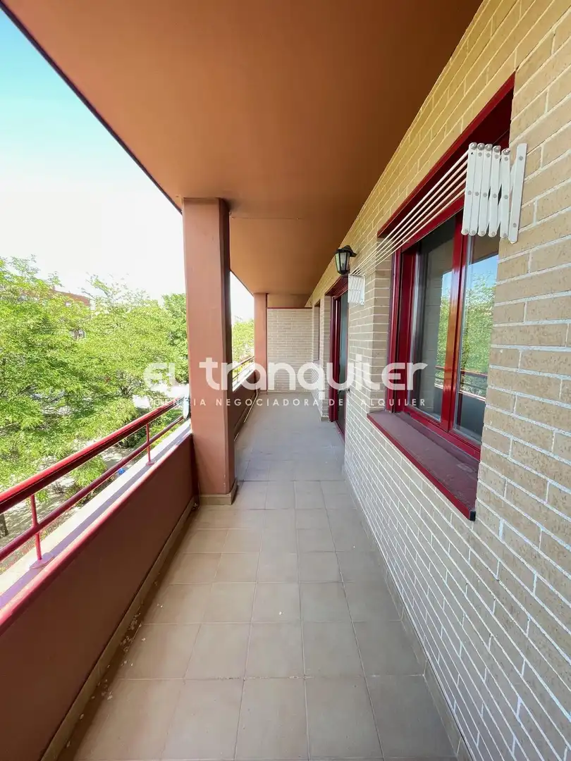 Flat for rent in Calle Francisco Umbral, Rivas Futura