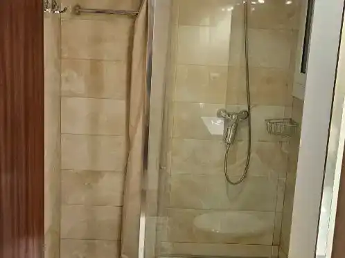 Bany de Apartament de lloguer en Barcelona amb Jardí privat, Parquet i Moblat