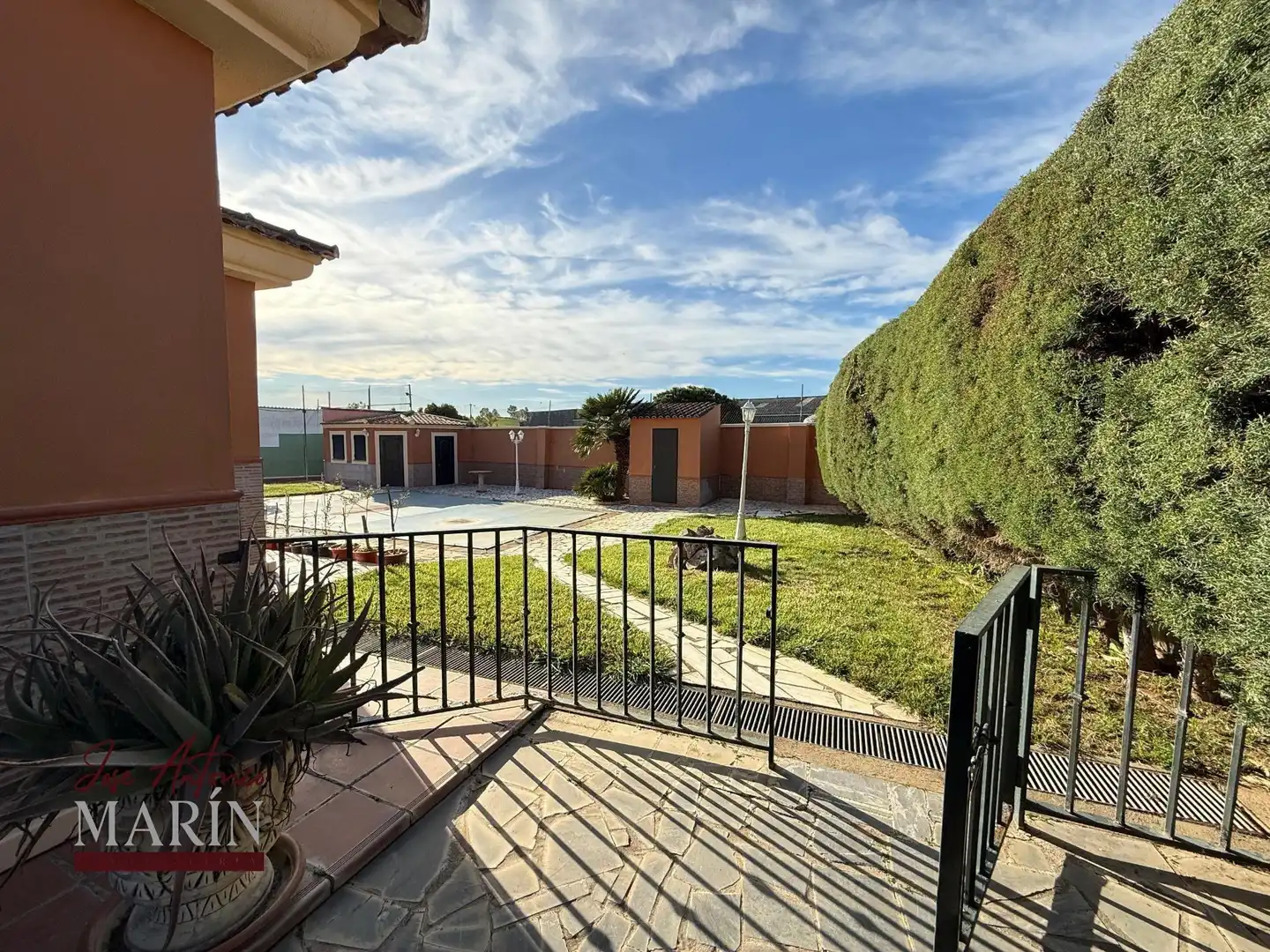 Vista exterior de Casa o chalet en venta en Badajoz con Aire acondicionado, Calefacción y Jardín privado