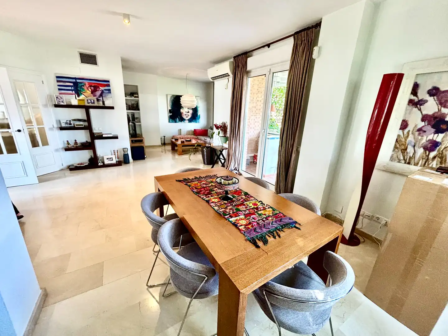 Comedor de Casa adosada en venta en Sant Joan d'Alacant con Aire acondicionado, Calefacción y Jardín privado