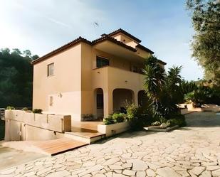 Vista exterior de Casa o xalet en venda en Vallirana amb Calefacció, Terrassa i Piscina