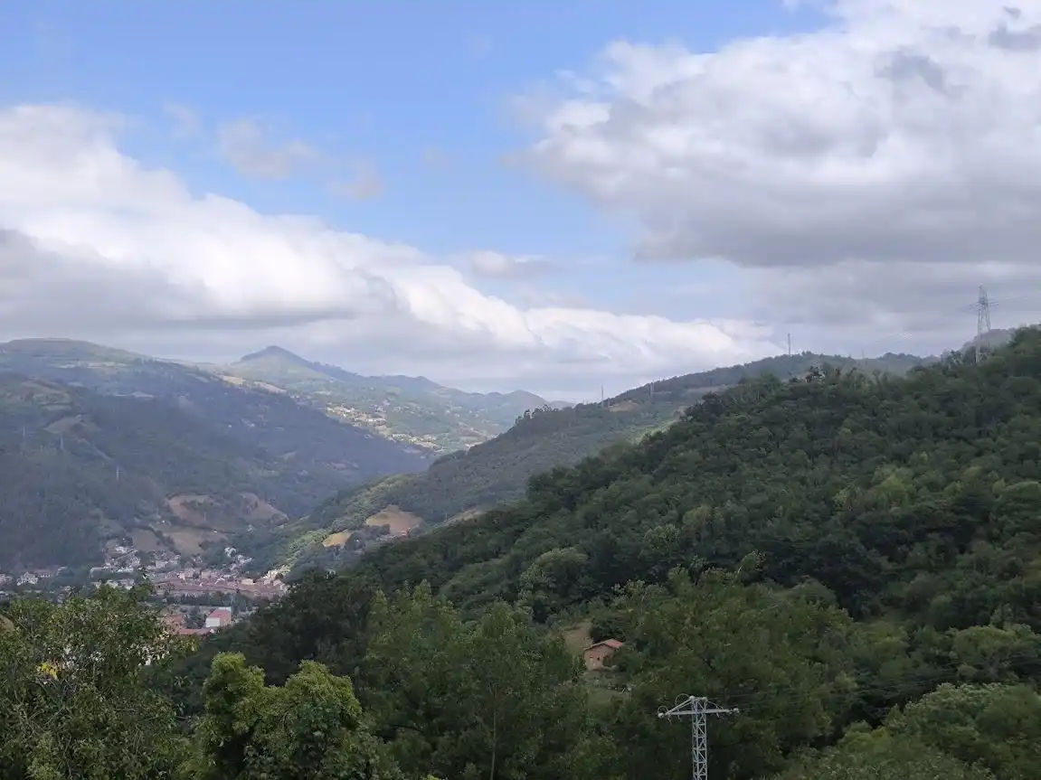 Vista exterior de Casa o chalet en venta en Mieres (Asturias) con Calefacción