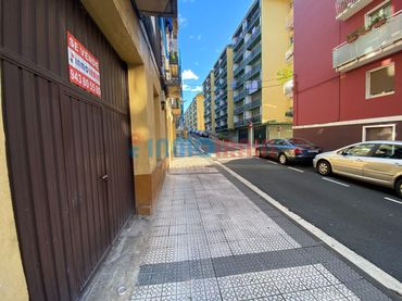 Local comercial en venta en Samperio Kalea