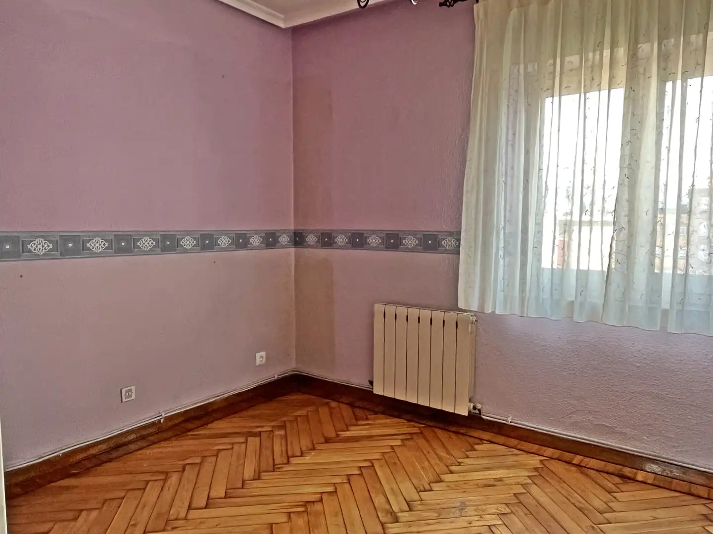 Habitación de Piso en venta en Los Corrales de Buelna  con Calefacción