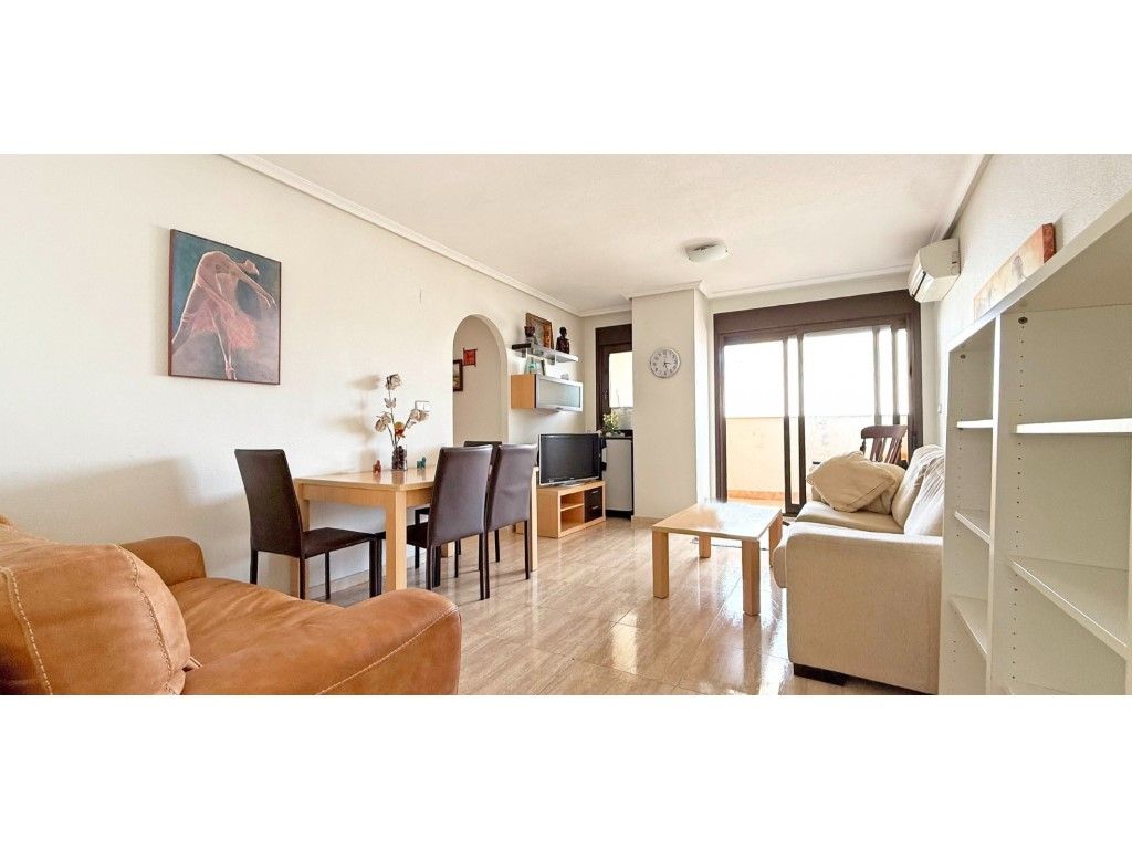 Sala de estar de Apartamento en venta en Torrevieja con Aire acondicionado, Amueblado y Balcón